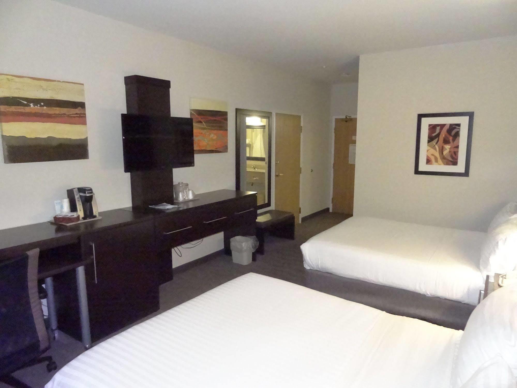 Holiday Inn Express Hotel & Suites Columbus Southeast Groveport By Ihg Exterior photo