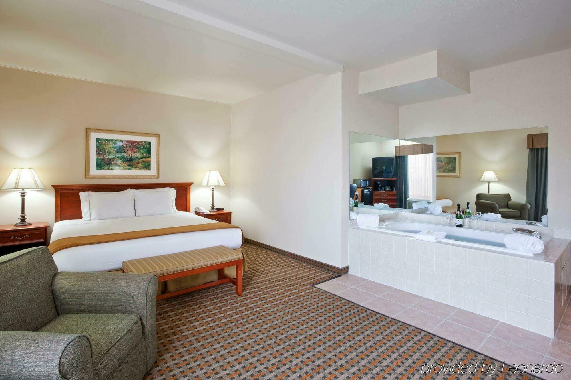 Holiday Inn Express Hotel & Suites Columbus Southeast Groveport By Ihg Room photo